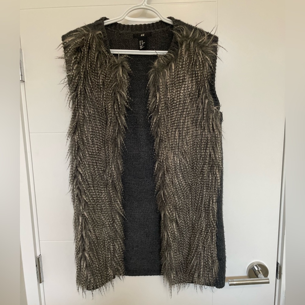 H & M Faux Fur Vest- size XS. Perfect condition